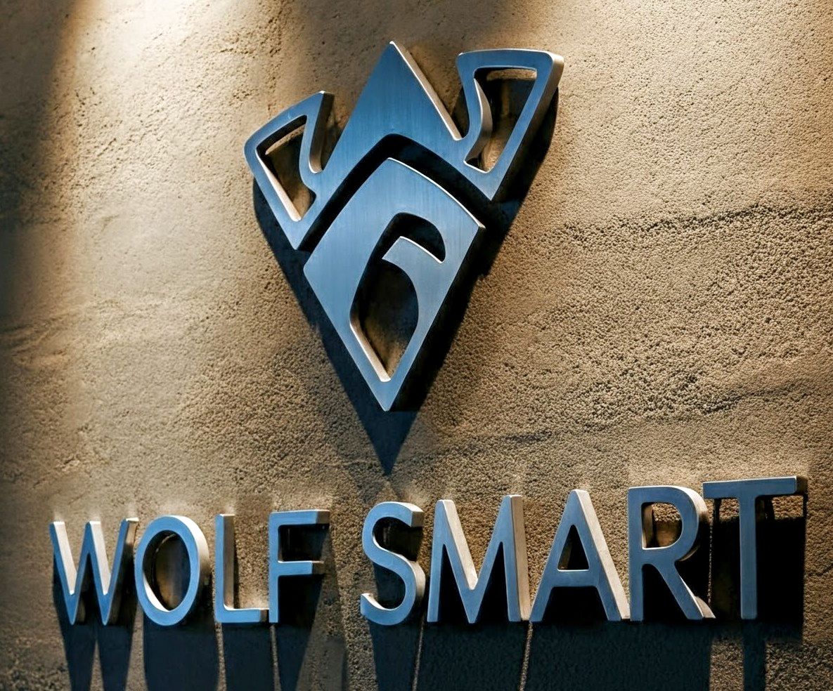 Wolf Smart logo